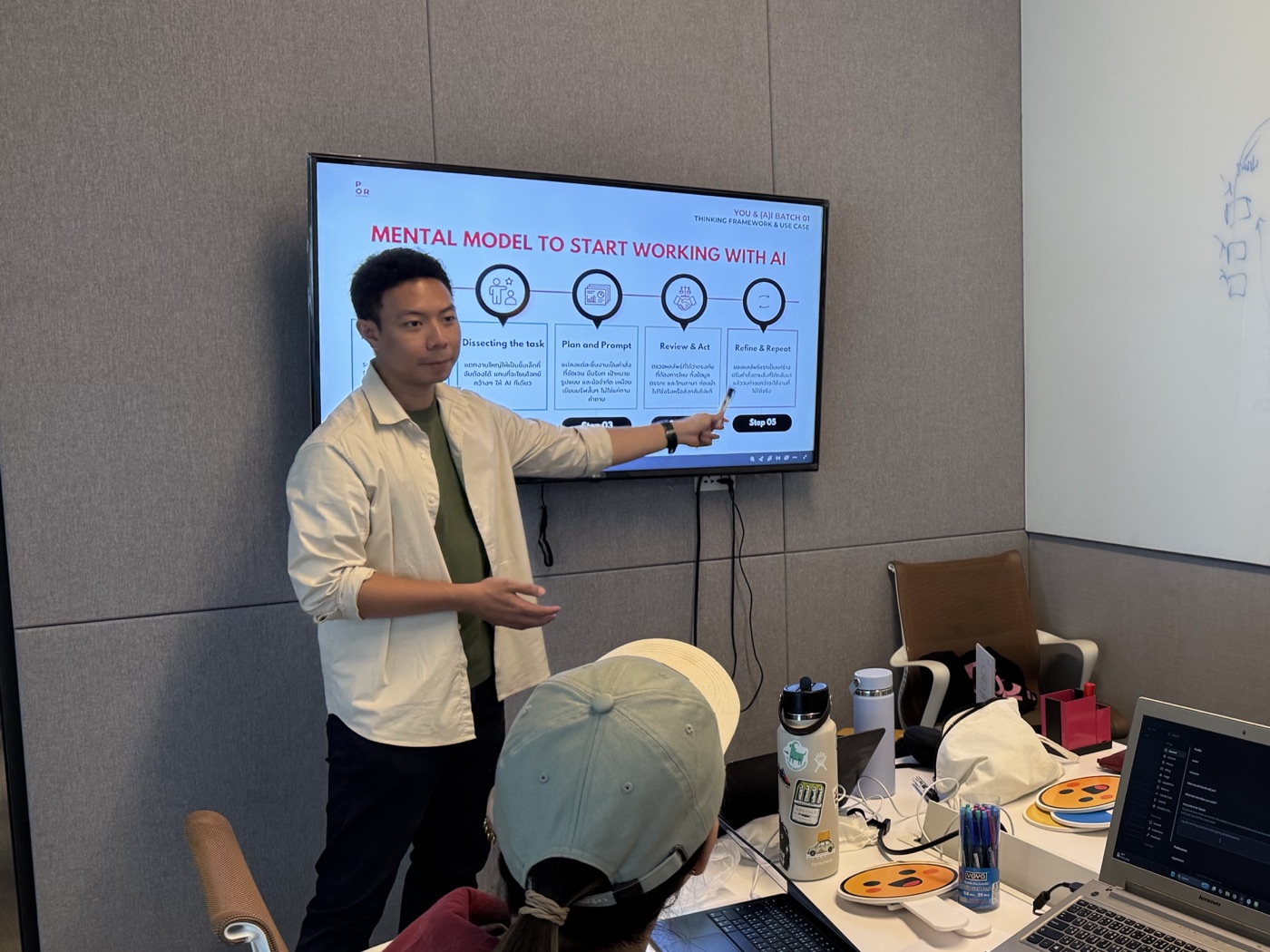 Por teaching Co-Thinking with AI, batch 1, students seen from behind